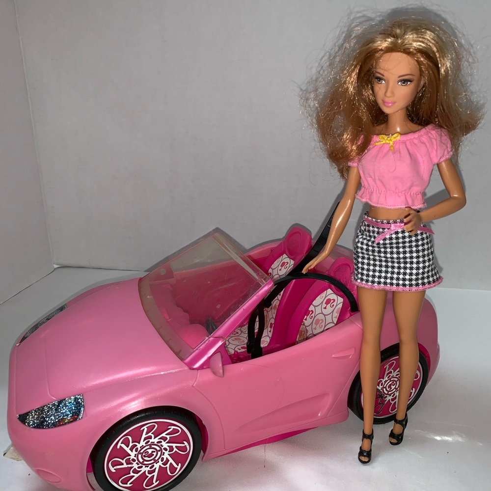 Barbie and convertible car pink 2010